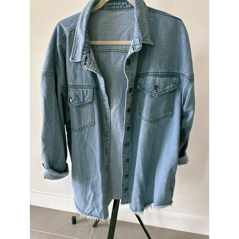 Curvy XXL 16-18 Oversized Button Up Frayed Hem Shacket Pockets Denim Jean Jacket